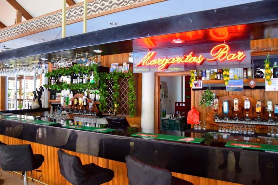 Honiara Hotel Bagian luar foto