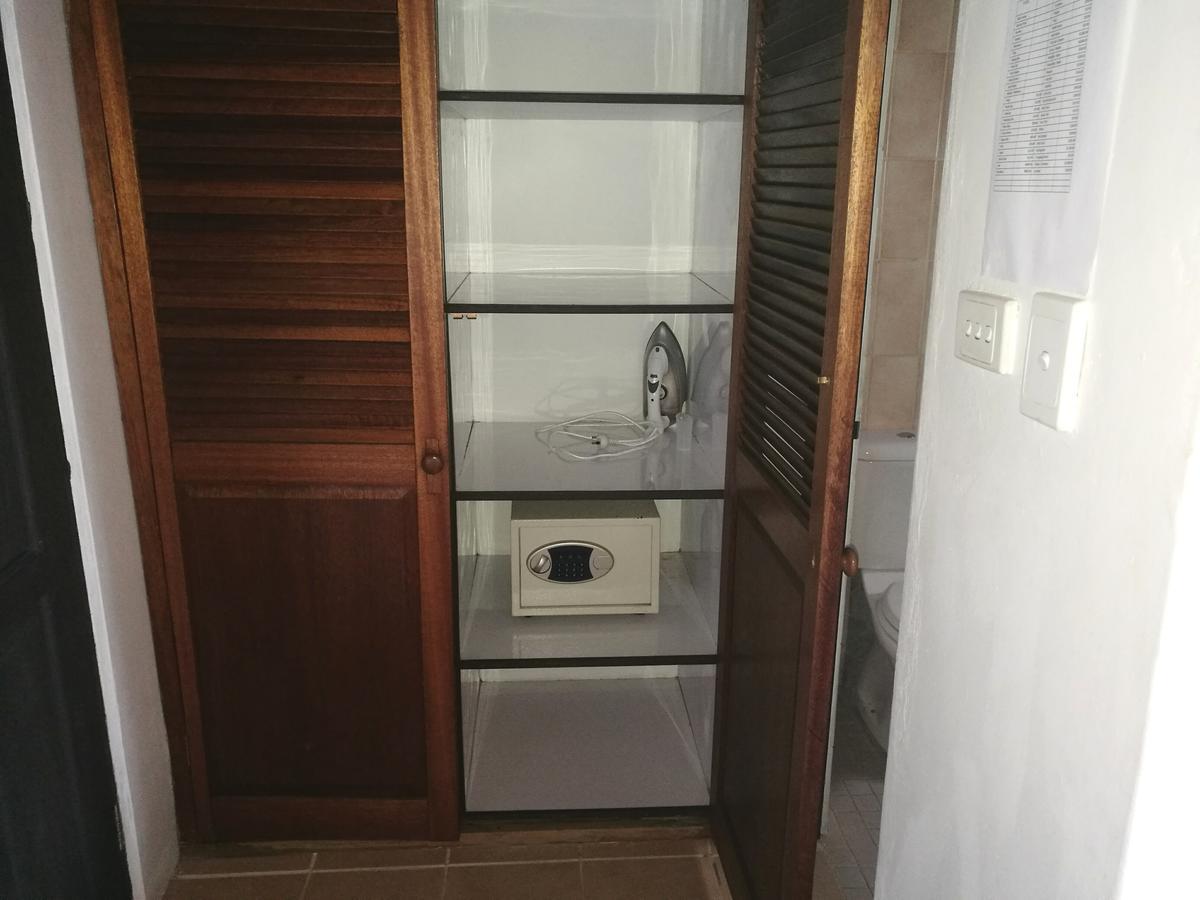 Honiara Hotel Bagian luar foto